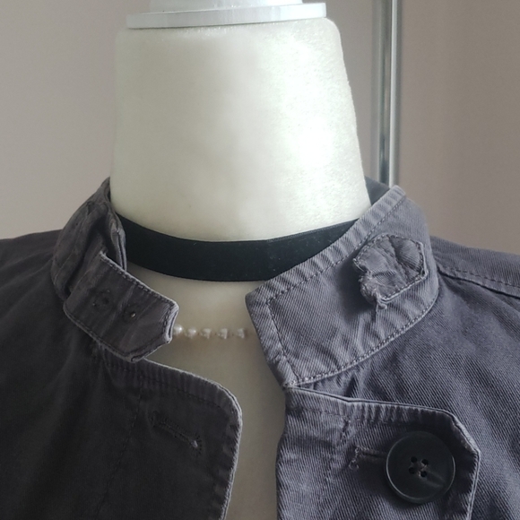 ❣️ FINAL SALE 🤍 🖤 Gray GAP Jacket - Picture 3 of 6